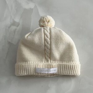 Canada Goose Merino Wool Winter Toque Ivory Cable Knit Beanie Pom-Pom Child Hat.